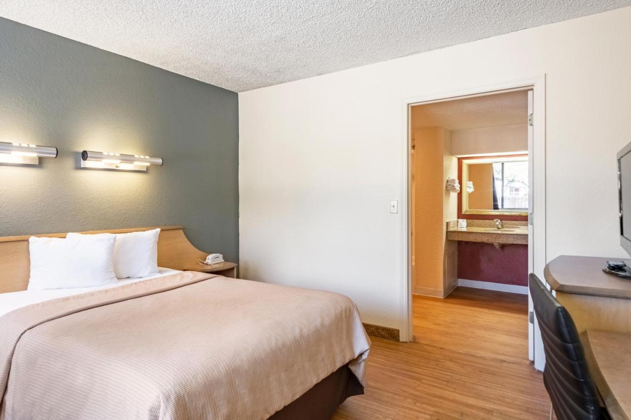 Econo Lodge Palm Harbor - Clearwater Kültér fotó